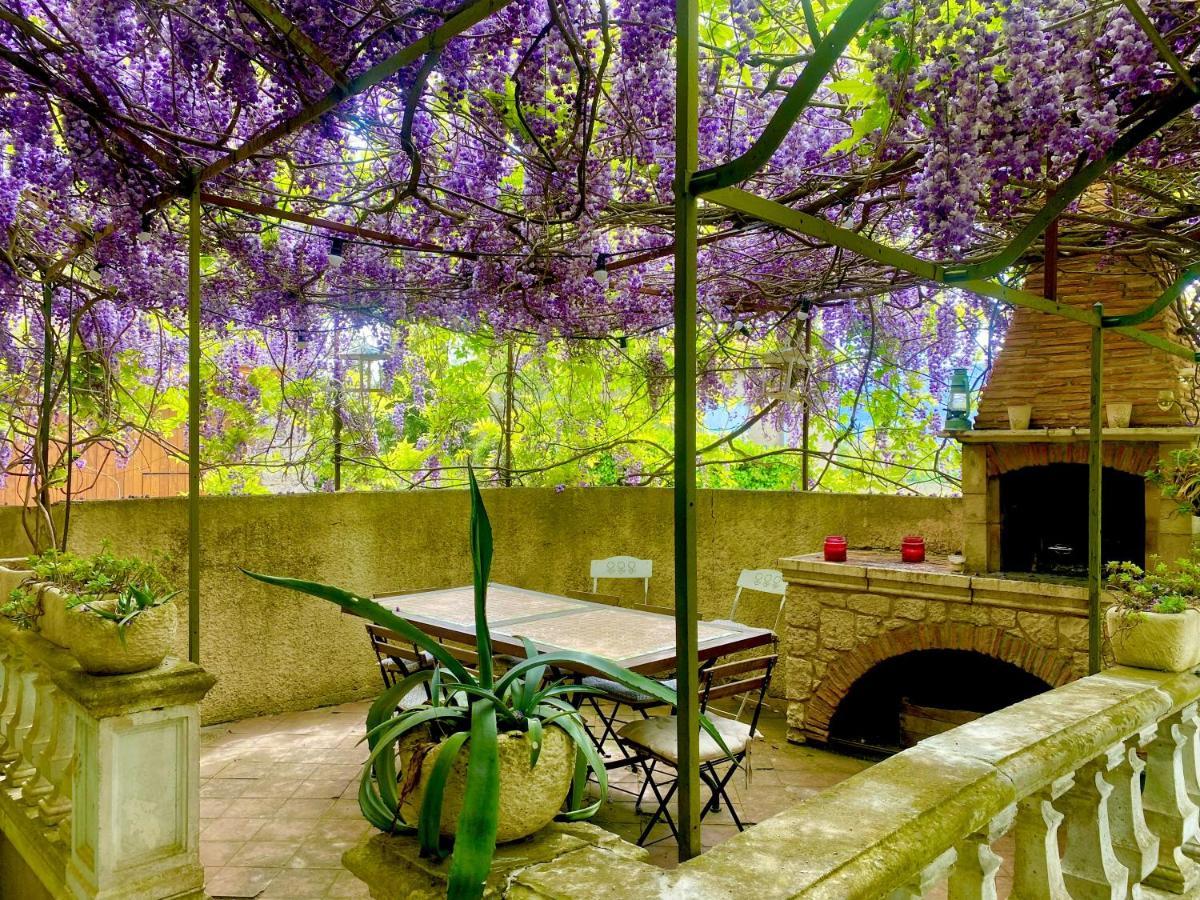 La Muscadelle : Le Calme Du Sud De La France Villa Marseillette